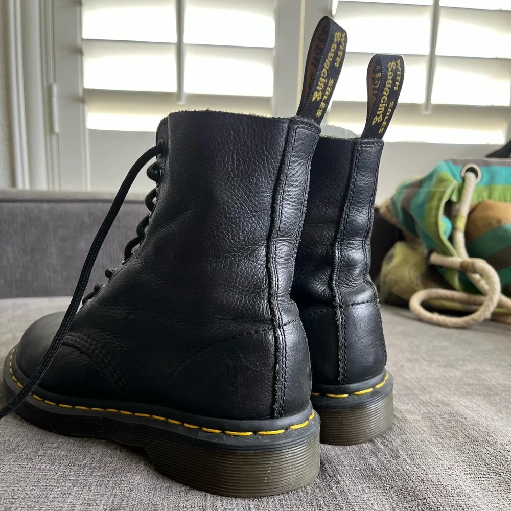 Doc Martens 1460 Women’s Pascal Virginia Leather Boots for sale!!!!! - Picture 3 of 7